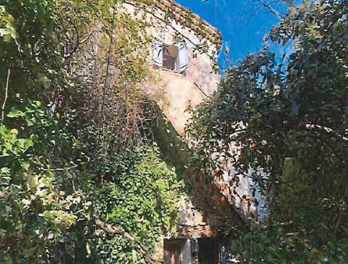 Une bâtisse de hameau à Seillans